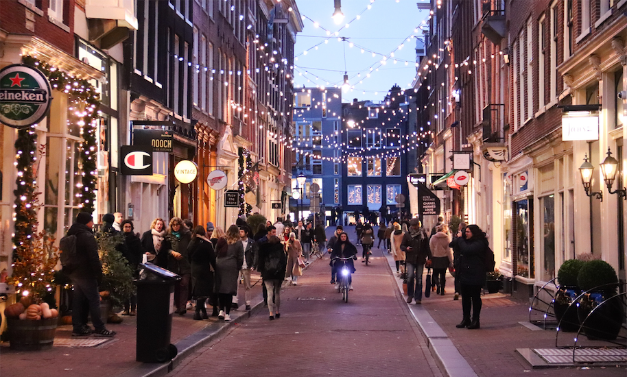 The Negen Straatjes shopping street with Christmas lights on the houses